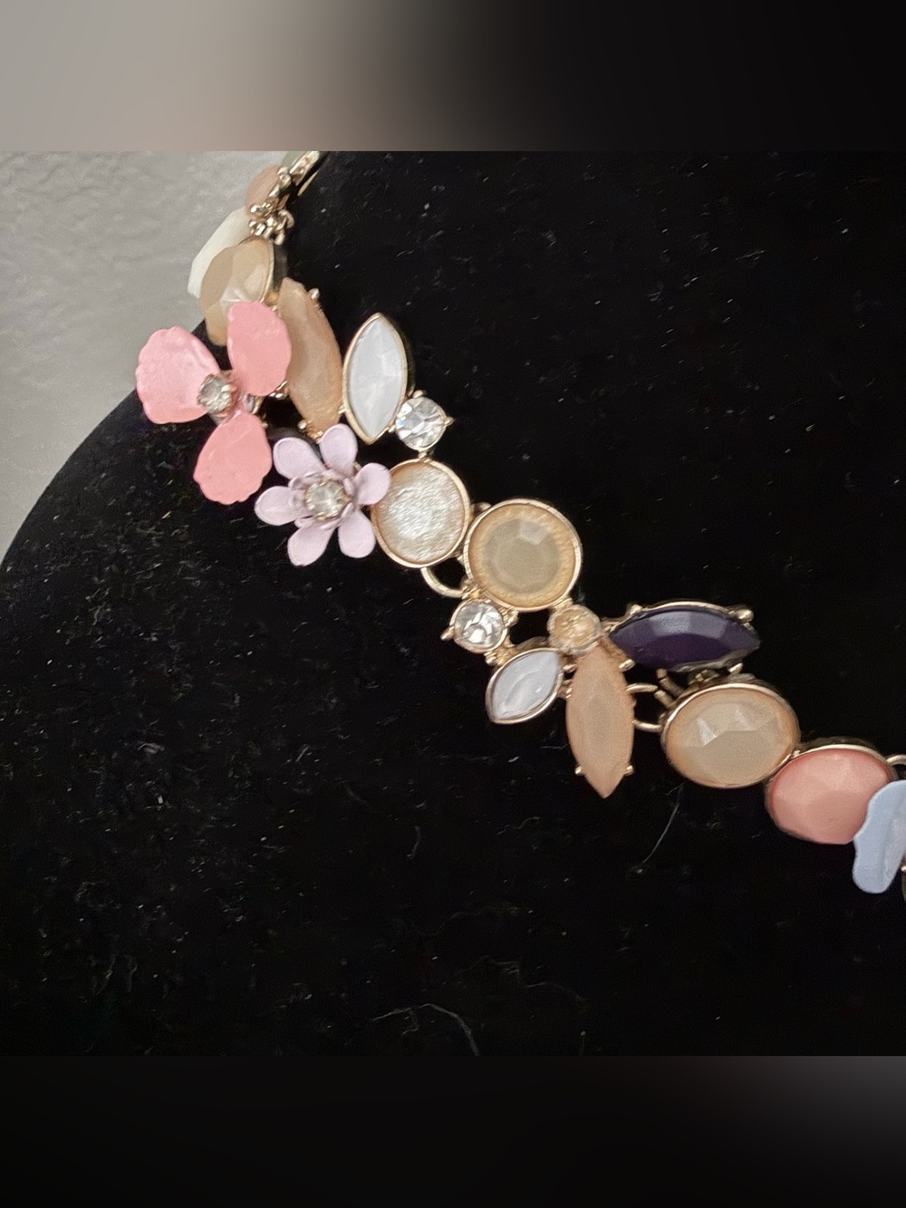 ๐บ Vibrant Multicolored Enameled Floral Statement Flower Necklace 17โ - Picture 5 of 9